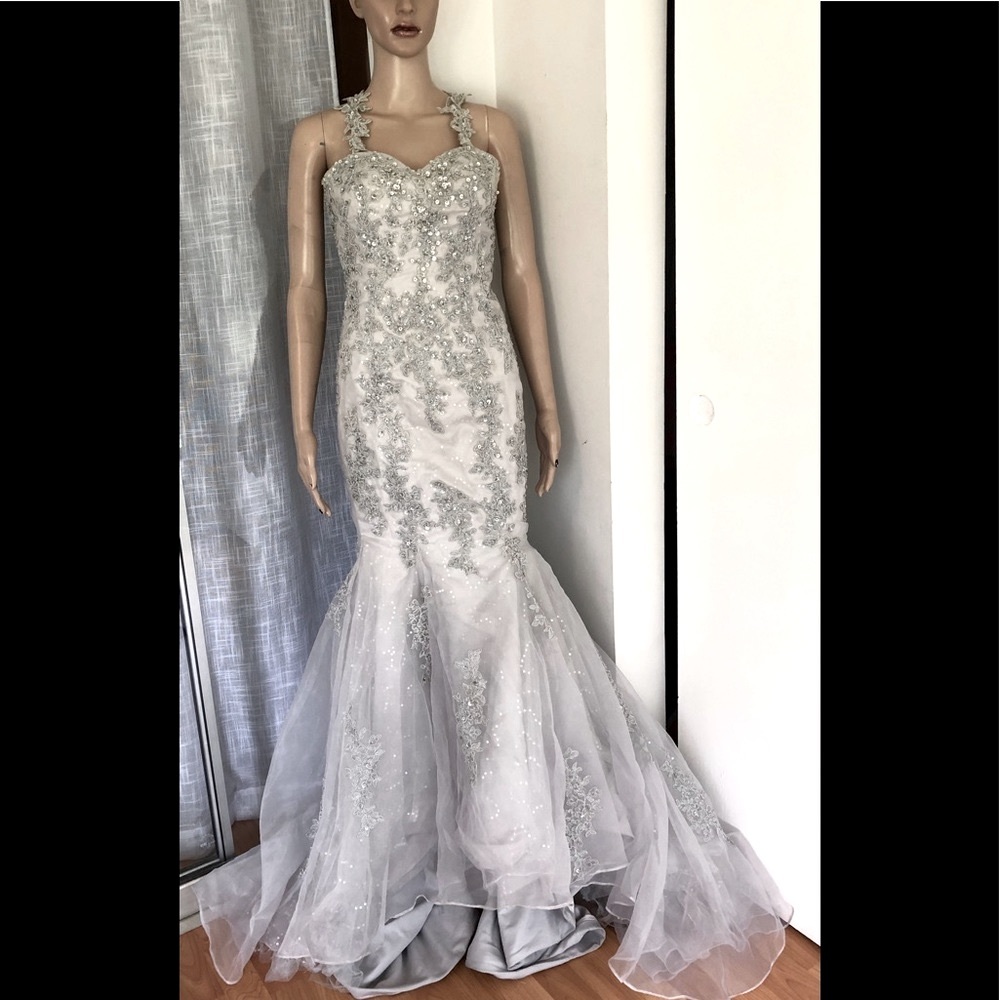 Simple elegant wedding dress❤️